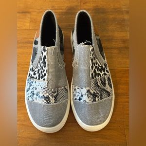 Women’s New Slip On Shoes Animal/camouflage print